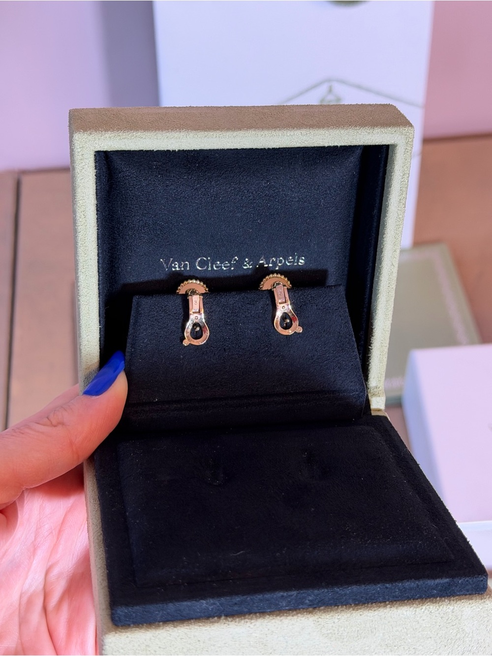 RARE Van Cleef & Arpels Magic Onyx Alhambra single motif earrings FULL SET - Picture 14 of 15